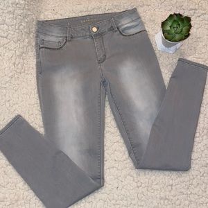 Women’s White House Black Market Jeans “The Skinny”